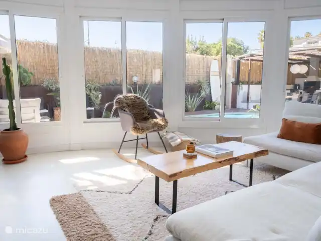 Maison ensoleillée, piscine privée et barbecue | Espagne, Barcelone, Sant Pere de Ribes - chalet Salon lumineux