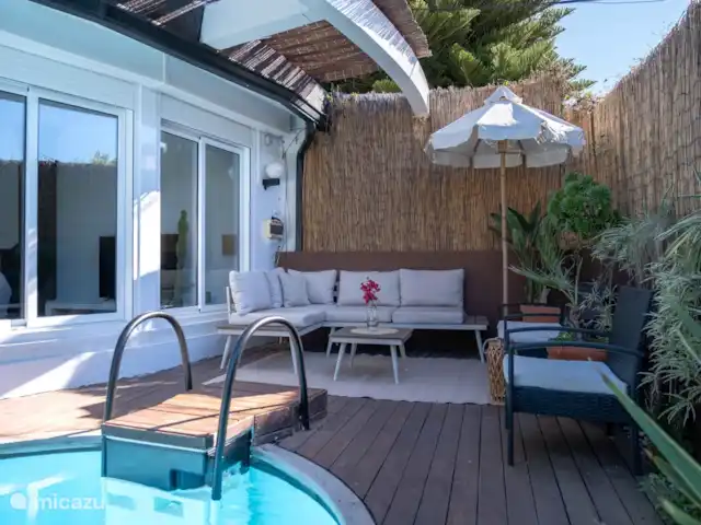 Maison ensoleillée, piscine privée et barbecue | Espagne, Barcelone, Sant Pere de Ribes - chalet Jardin avec piscine