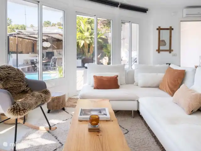 Maison ensoleillée, piscine privée et barbecue | Espagne, Barcelone, Sant Pere de Ribes - chalet Salon lumineux
