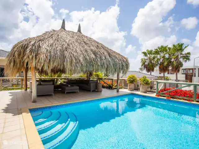 Villa Bunita Bista (Mooi uitzicht) huren in Curaçao, Banda Ariba (oost), Jan Thiel - villa Onder de palata is het heerlijk vertoeven, zowel overdag als in de avond