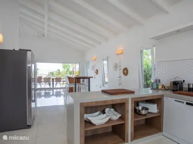 Villa Bunita Bista (Mooi uitzicht) huren in Curaçao, Banda Ariba (oost), Jan Thiel - villa De keuken is eveneens lekker ruim en beschikt over veel hulpmiddelen waaronder een grote koel/vrieskast
