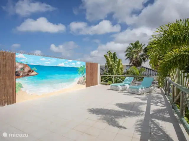 Villa Bunita Bista (Mooi uitzicht) huren in Curaçao, Banda Ariba (oost), Jan Thiel - villa Bij het appartement is er ook nog een zonnedek, ook te gebruiken als het appartement niet mee gehuurd is.