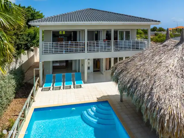Villa Bunita Bista (Mooi uitzicht) huren in Curaçao, Banda Ariba (oost), Jan Thiel - villa Vanaf de ligstoel 3 stappen naar het zwembad voor een koele duik