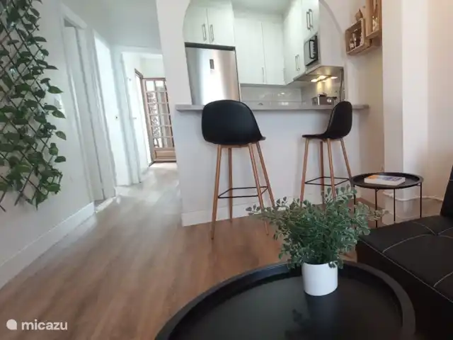Location de Vacances Espagne, Costa Blanca, Torrevieja, appartement - Plage El Paraíso Le restaurant est relié au salon.
