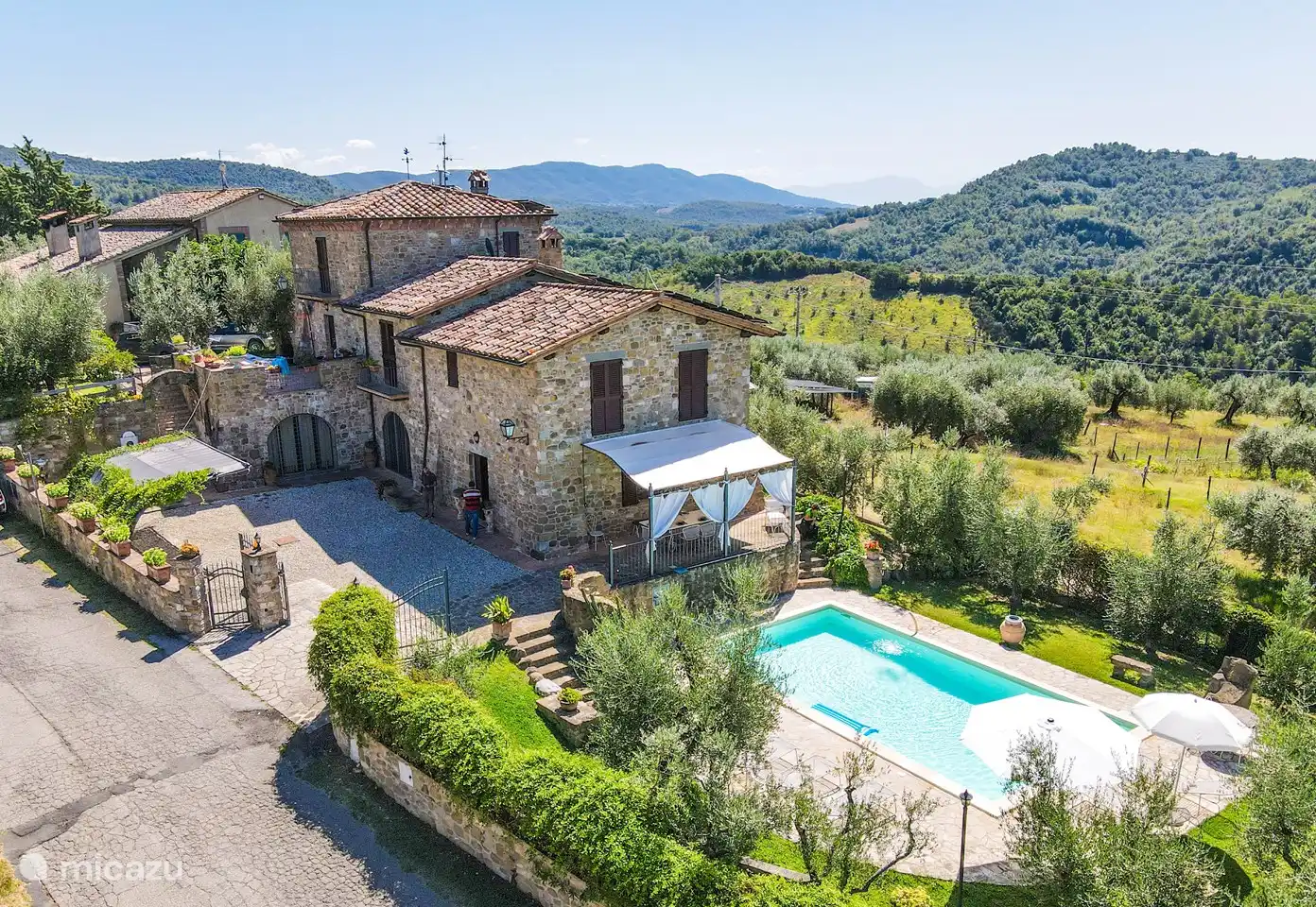 Location de Vacances Italie, Ombrie, Castelleone, villa - Todi - maison avec piscine privée