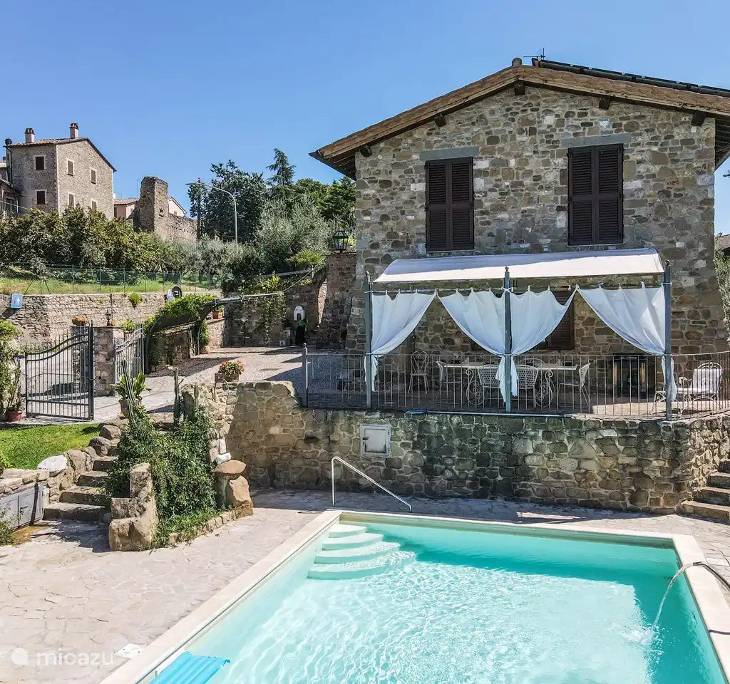 Todi - huis met privé zwembad