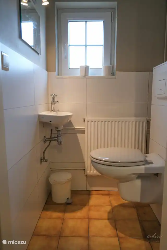 Toilette im Erdgeschoss