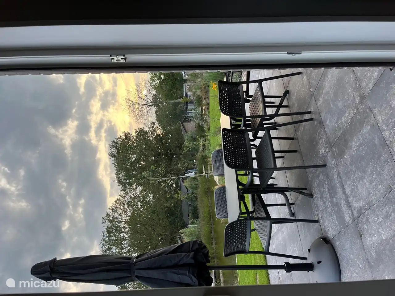 Vue depuis le chalet au coucher du soleil