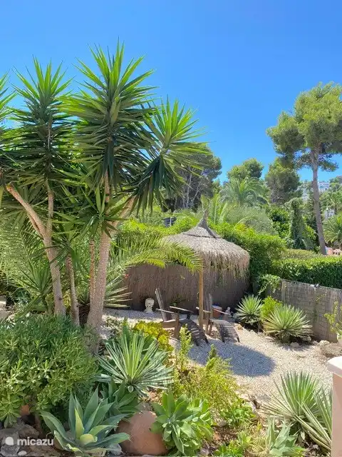 Coin détente dans le jardin