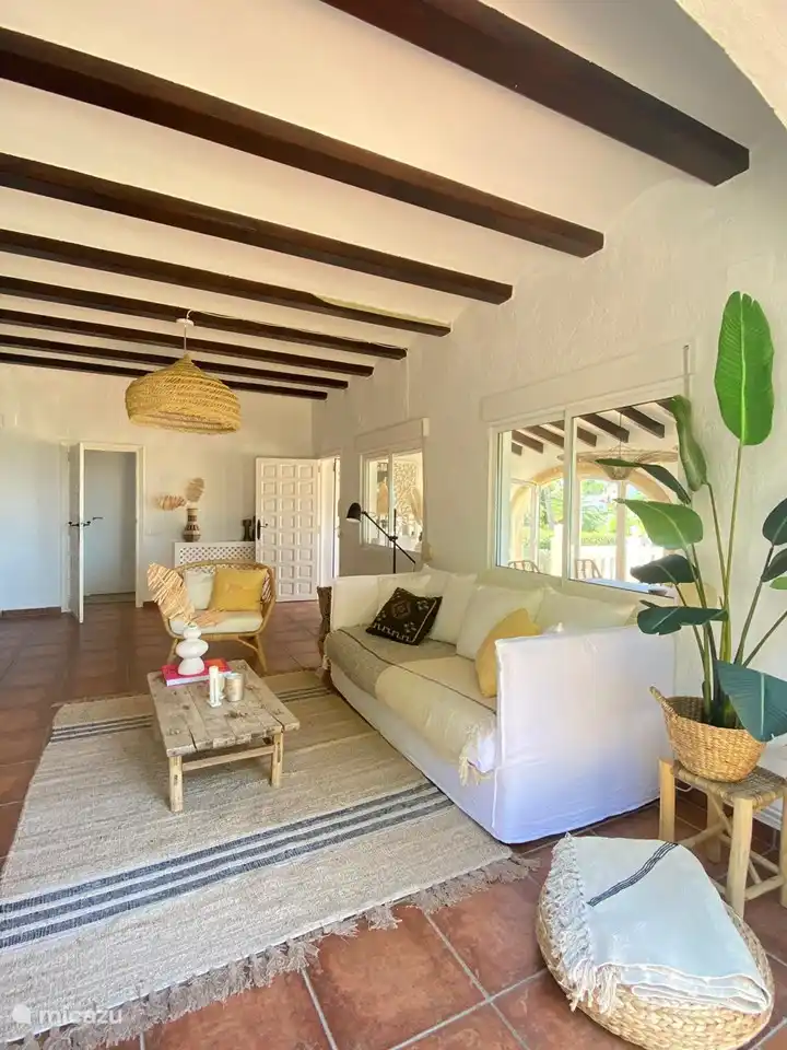 Salon dans un style bohème douillet