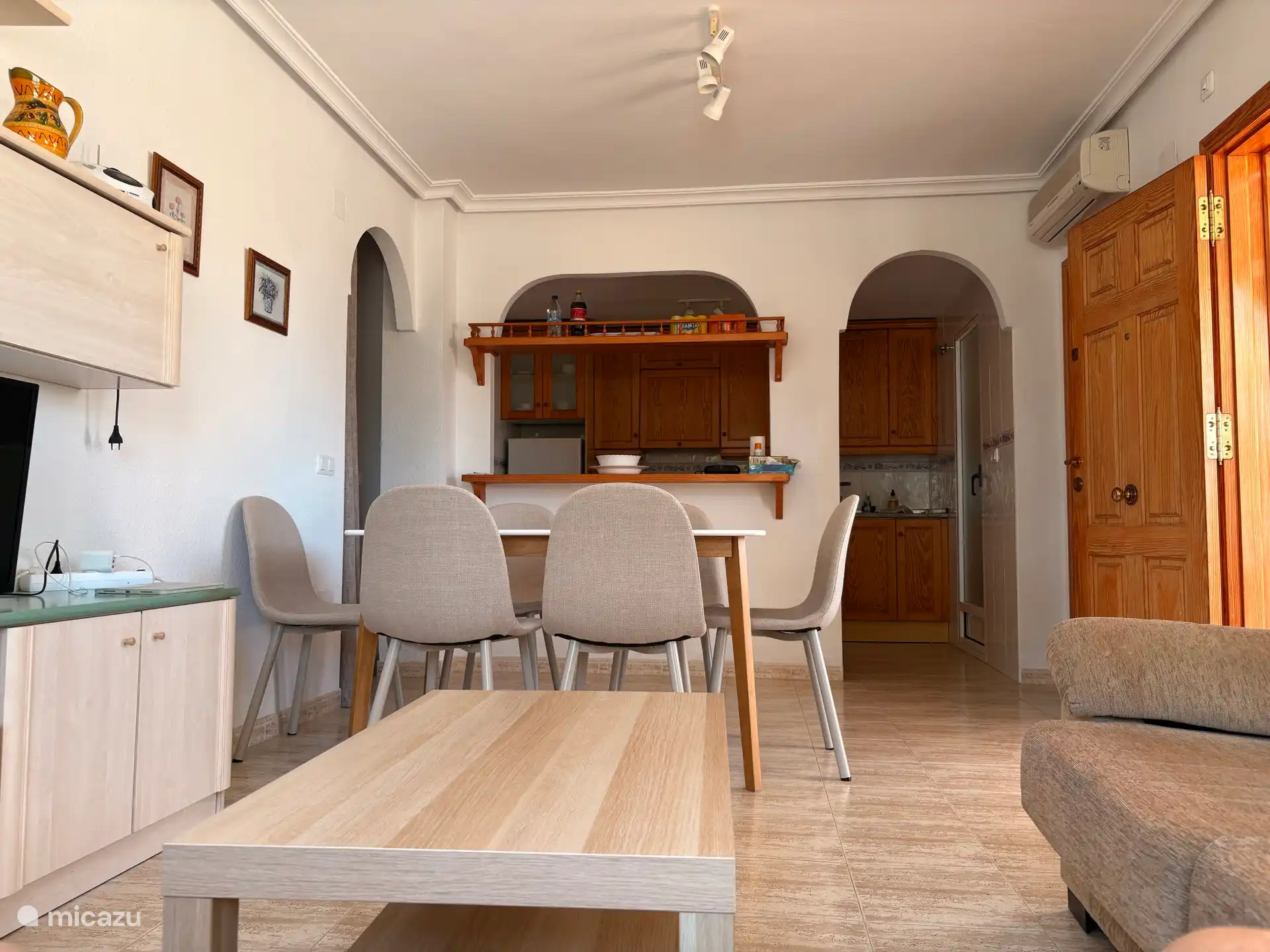 Wohnzimmer und Küche