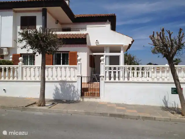 Casa Riomar huren in Spanje, Costa Blanca, Torre de la Horadada - vakantiehuis Frontaal aanzicht van het vakantiehuis