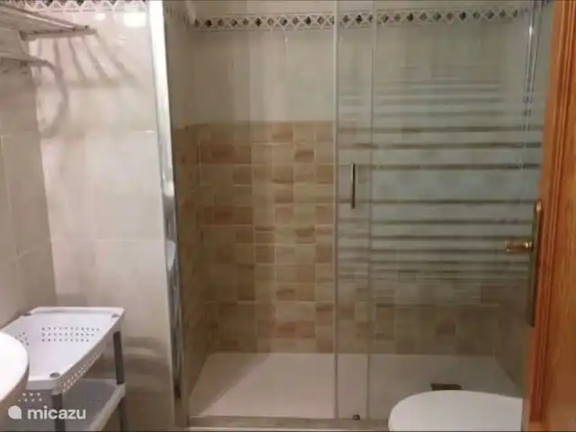 Casa Riomar huren in Spanje, Costa Blanca, Torre de la Horadada - vakantiehuis inloopdouche badkamer boven