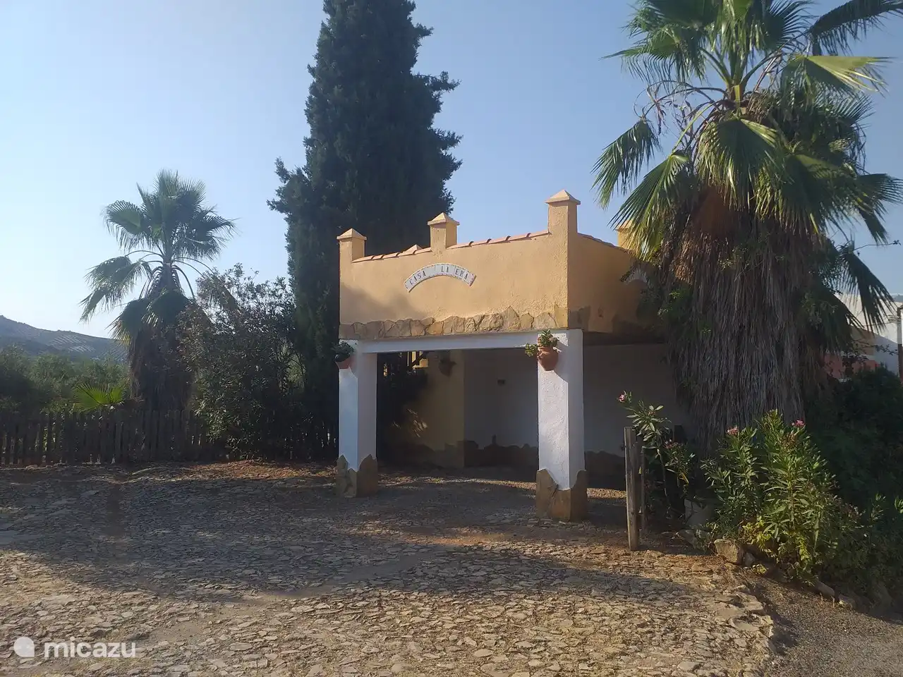 En la azotea podrá aparcar su coche a la sombra.