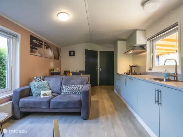 Joli chalet l'IJsvogel Veluwe | Pays-Bas, Gueldre, Voorthuizen - chalet Le salon avec cuisine et table à manger
