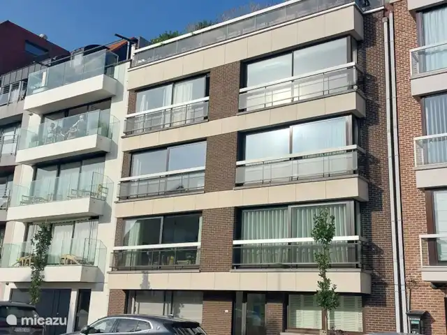 Acogedora casa de campo Knokke en Bélgica, Costa Belga, Knokke - apartamento Edificio de apartamentos completamente renovado y apartamento en el segundo piso accesible por ascensor.