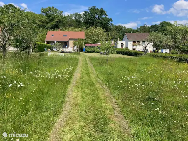 Location de Vacances France, Nièvre, Verneuil, gîte / cottage - Tonnerre de Brest Arrière-cour