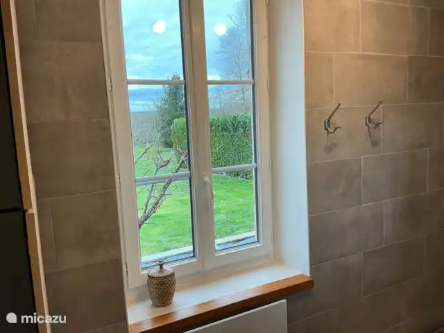 Location de Vacances France, Nièvre, Verneuil, gîte / cottage - Tonnerre de Brest Salle de bainBG