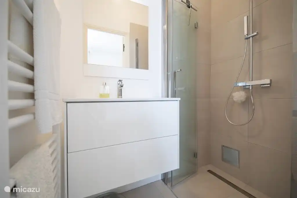 En-suite badkamer (Bed3)