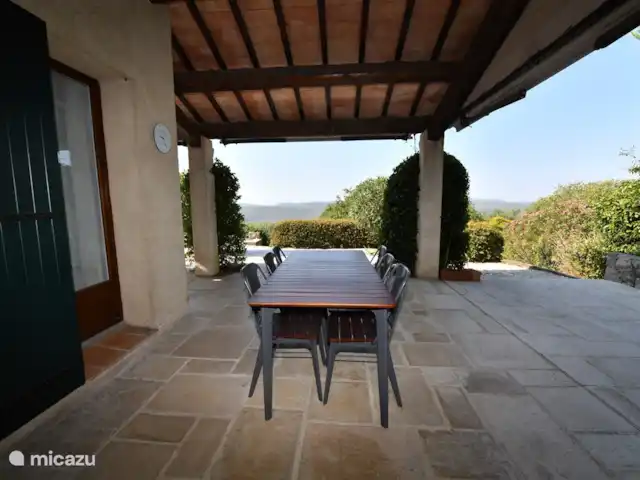 Haute Vue-villa huren in Frankrijk, Var, Montauroux - villa Eetgedeelte in de open lucht