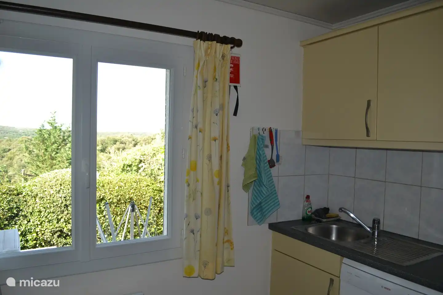 Cuisine avec vue sur le Pic Saint Loup