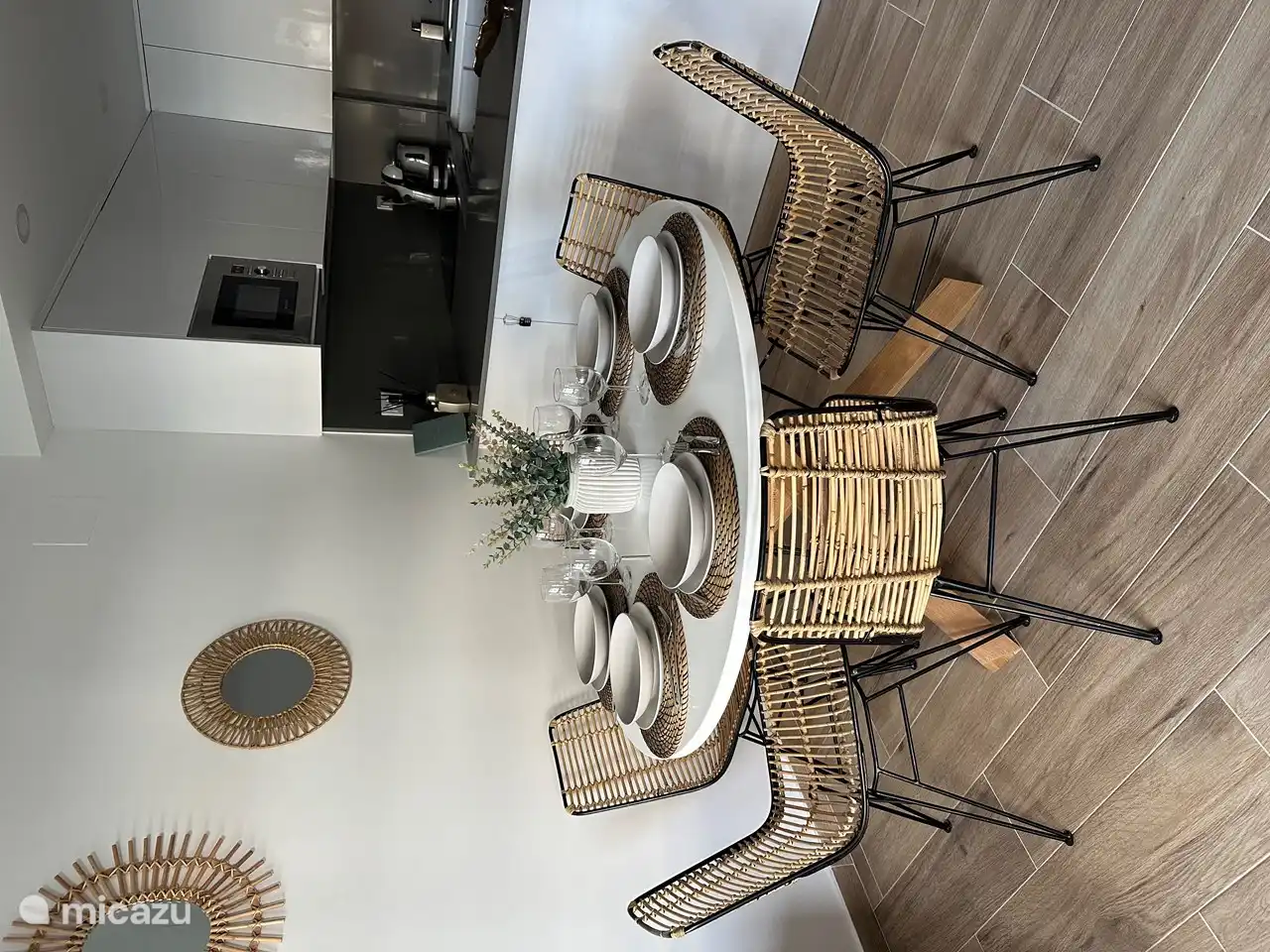 Mesa de comedor de seis plazas 