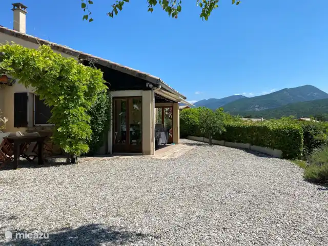 Piscine chauffée 'Le Veyou' et climatisation | France, Drôme, Beaufort-sur-Gervanne - maison de vacances La vue est phénoménale partout...