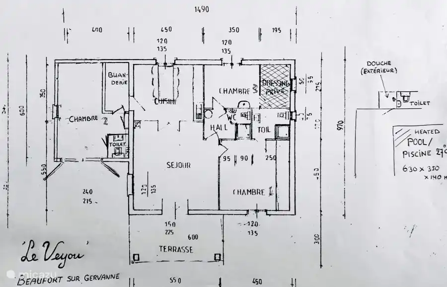 Floor plan of the house, the utility room is indicated as 'Buanderie'. The shaded room at the top left is private/storage owners.