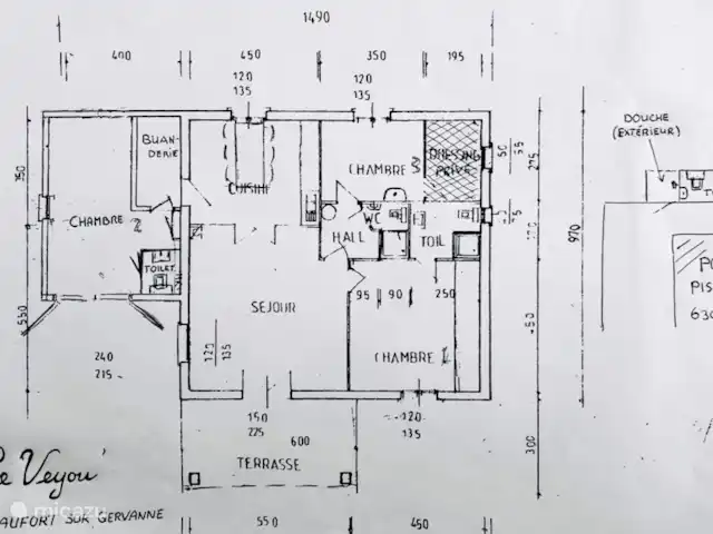 Piscine chauffée 'Le Veyou' et climatisation | France, Drôme, Beaufort-sur-Gervanne - maison de vacances Plan d'étage de la maison, la buanderie est indiquée comme 'Buanderie'. La pièce ombragée en haut à gauche est celle des propriétaires privés/de stockage.