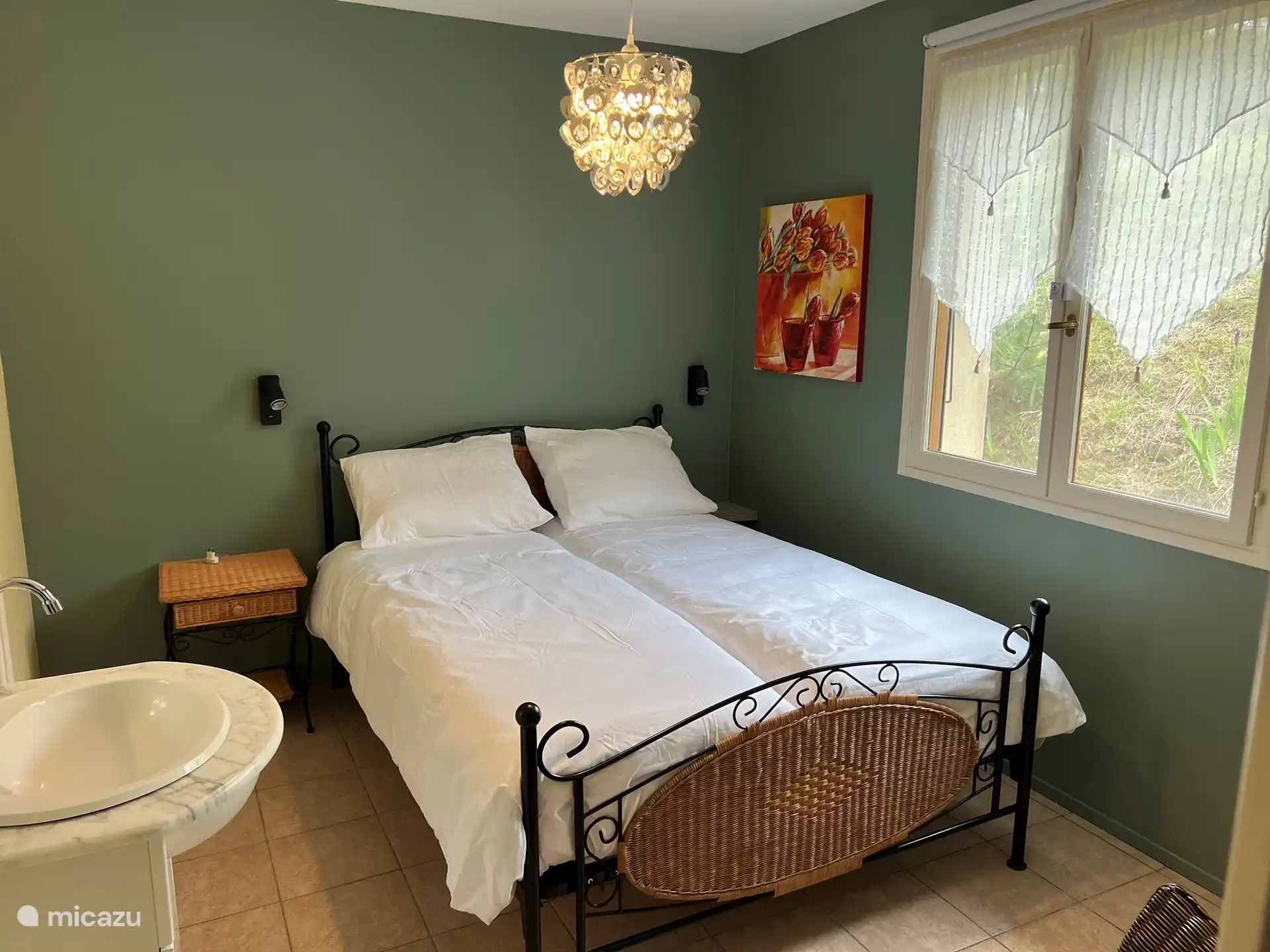 Bedroom 3 is suitable for 2 children (double bed with separate mattresses 70 x 200 cm)