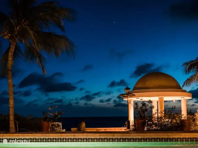 Oceanfront Home en Bonaire, Bonaire, Sabadeco - villa Piscina por la tarde
