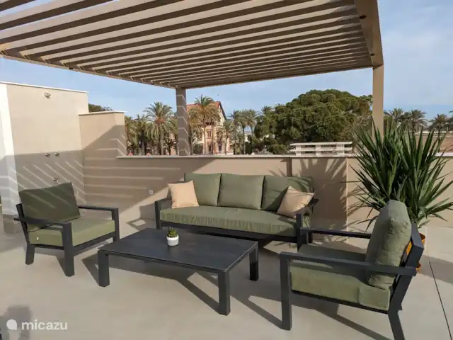 Casa Zinzi en España, Murcia, San Pedro del Pinatar - penthouse Salón en la azotea.