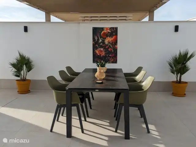 Casa Zinzi en España, Murcia, San Pedro del Pinatar - penthouse Mesa de comedor en la azotea