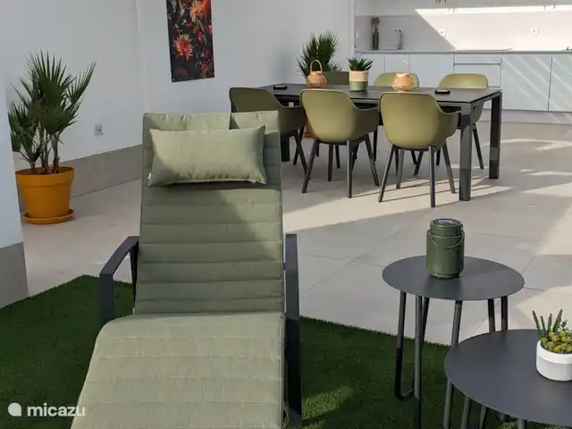 Casa Zinzi en España, Murcia, San Pedro del Pinatar - penthouse Tumbona en la azotea.