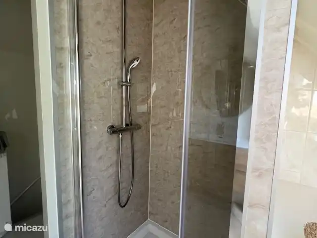 Villa Junio Rosy en Países Bajos, Güeldres, Wijchen - casa vacacional Baño