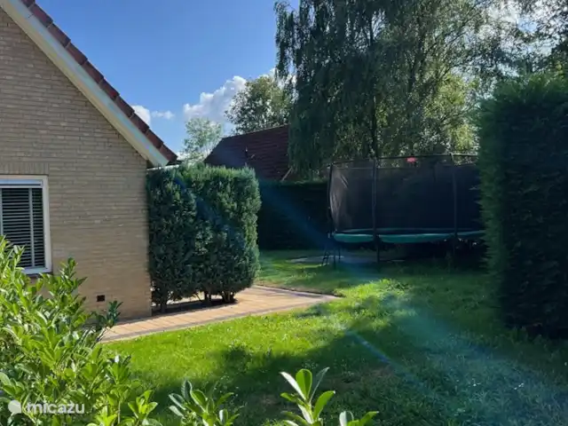 Villa Junio Rosy en Países Bajos, Güeldres, Wijchen - casa vacacional Trampolín