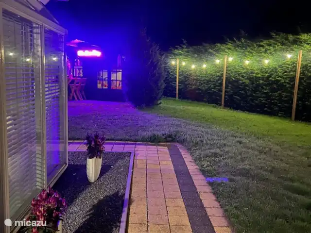 Villa Junio Rosy en Países Bajos, Güeldres, Wijchen - casa vacacional Iluminación nocturna