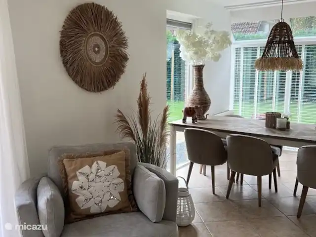 Villa Junio Rosy en Países Bajos, Güeldres, Wijchen - casa vacacional Mesa del comedor