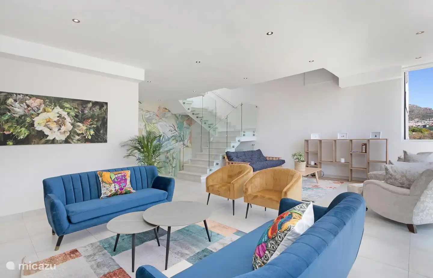 Le salon spacieux au 1er étage