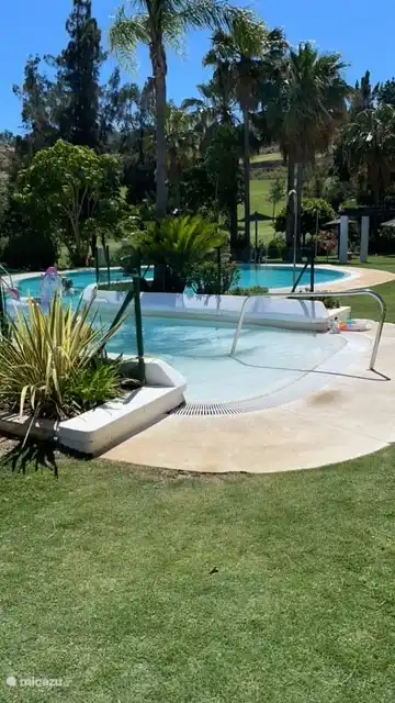 pequeña piscina