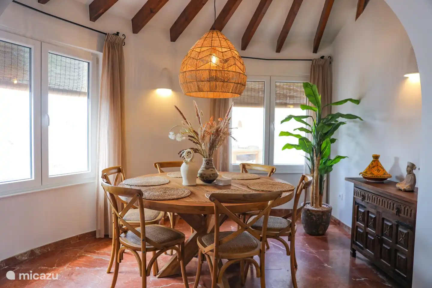 Enjoy breakfast, lunch and dinner at the dining table