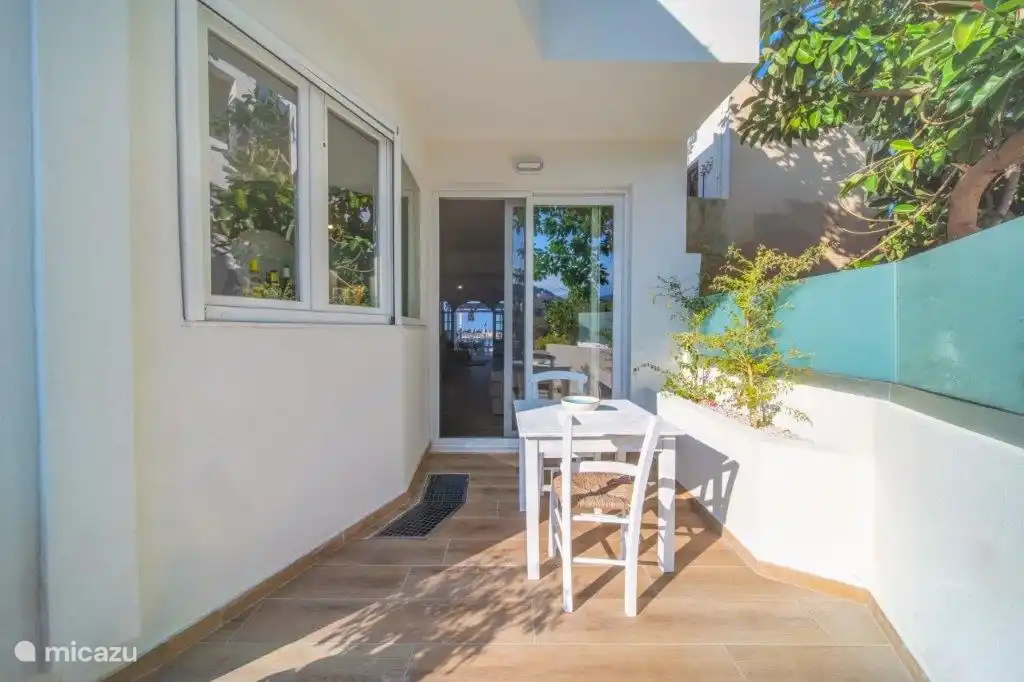 Achter zitje met vrij uitzicht over de vlaktes van Milatos