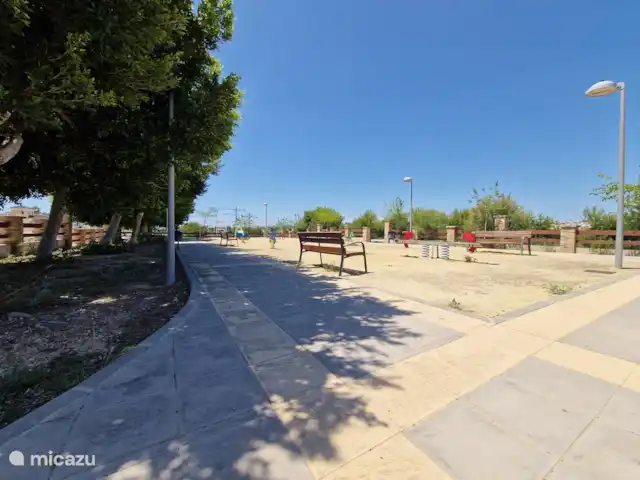 La Casa Barbara huren in Spanje, Costa Blanca, Orihuela Costa - appartement Speeltuin op zo'n 400m lopen. Achter de speeltuin vindt u nog sport toestellen en een jeu de boules baan