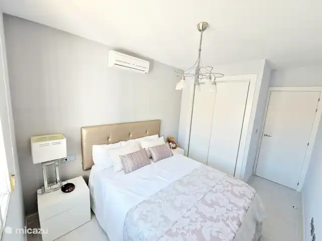 La Casa Barbara huren in Spanje, Costa Blanca, Orihuela Costa - appartement Master bedroom met airco (zowel warm als koud)