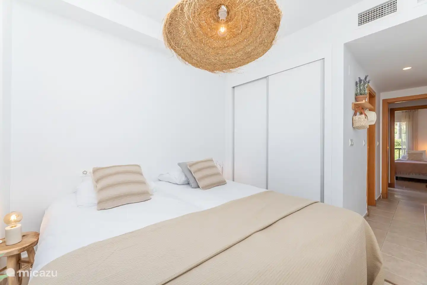 2 Schlafzimmer
Extra lange Betten 2 x 200 cm und 2 x 210 cm