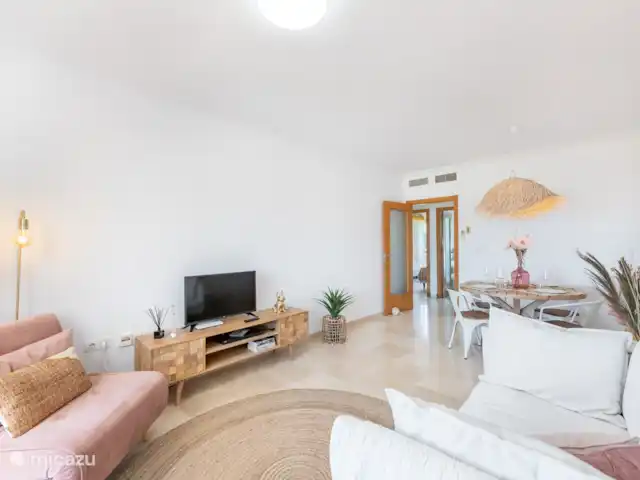 Location de Vacances Espagne, Andalousie, Casares Costa, penthouse - Penthouse Estepona Casares del Sol Détendez-vous dans le salon. WiFi rapide disponible.