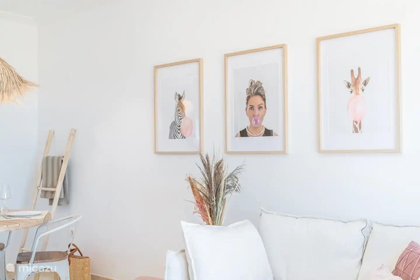 Entspannen Sie sich im Wohnzimmer. Schnelles WLAN verfügbar.