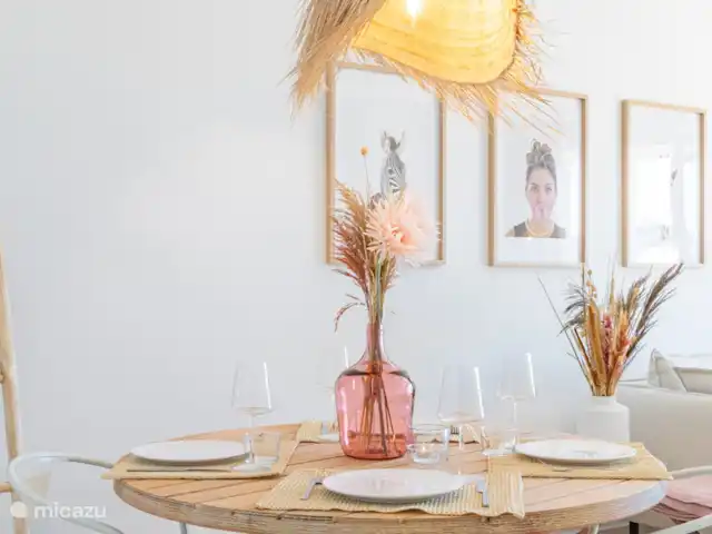 Location de Vacances Espagne, Andalousie, Casares Costa, penthouse - Penthouse Estepona Casares del Sol Détendez-vous dans le salon. WiFi rapide disponible.