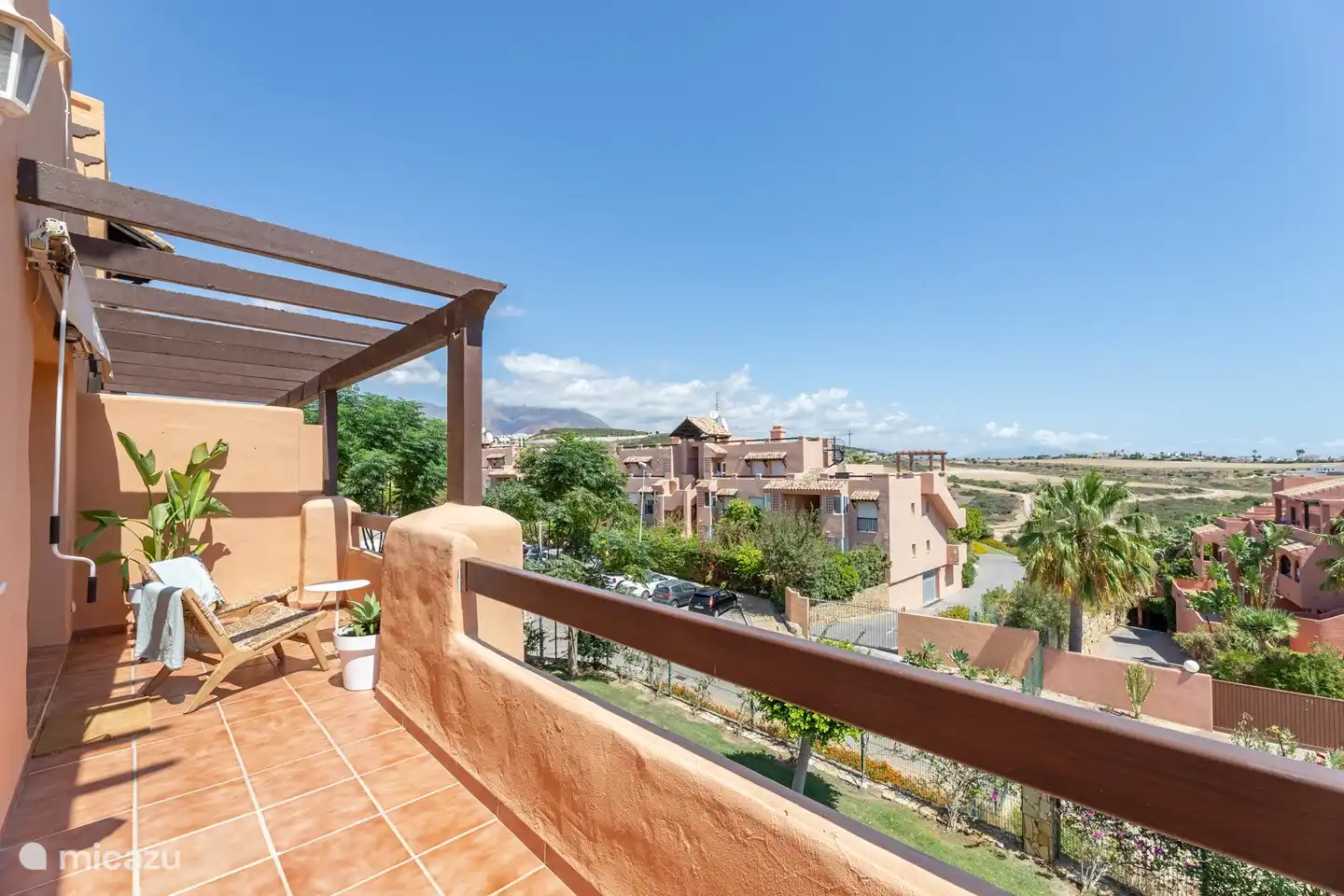 Morgens oder abends ist dies der beste Ort für Ihre Tasse Kaffee oder Espresso. Tee geht auch... oder ein Getränk.

Du entscheidest!