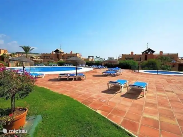 Location de Vacances Espagne, Andalousie, Casares Costa, penthouse - Penthouse Estepona Casares del Sol Il y a aussi une piscine peu profonde pour les tout-petits et les tout-petits.
